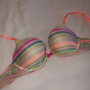Victoria’s Secret underwire push-up bra, 32D